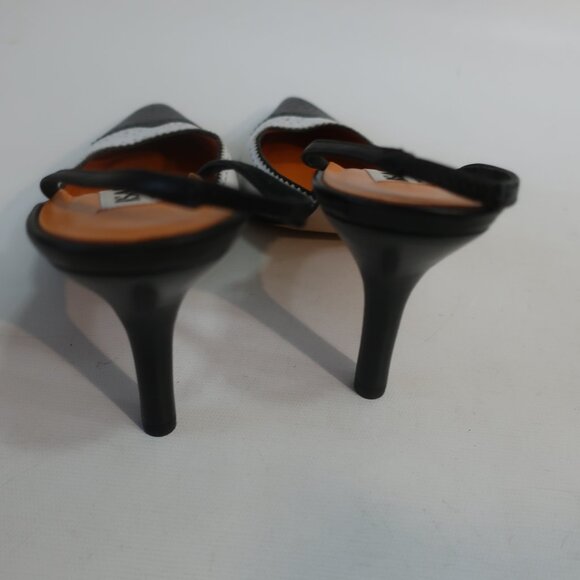 NWOB Womens Isaac Mizrahi Black White Leather Slingback Pumps Heels 8 - Picture 4 of 8